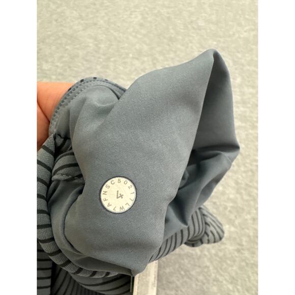 NWT Lululemon Shape Shorts 3” Sterling Grey and Black Stripe Shorts _ Size 4 - Picture 9 of 10